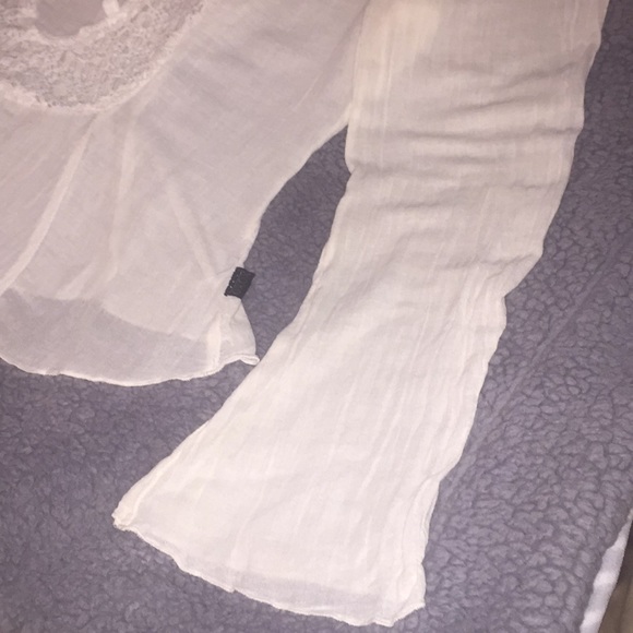 Crocheted and Linen Boho Top with flared sleeves - Picture 4 of 8